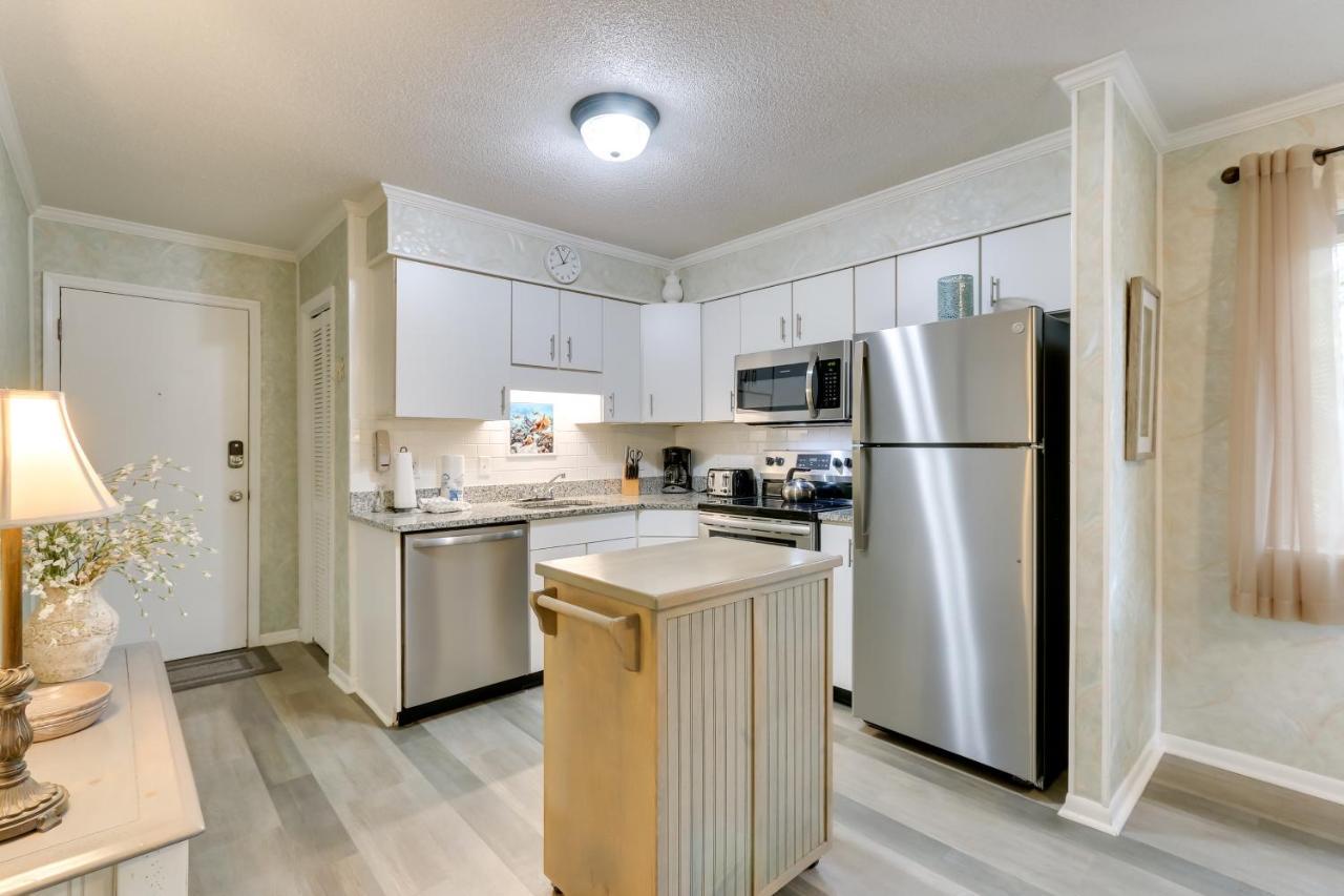 Hilton Head Condo With Balcony And Pool, Walk To Beach Hilton Head Island Exterior photo
