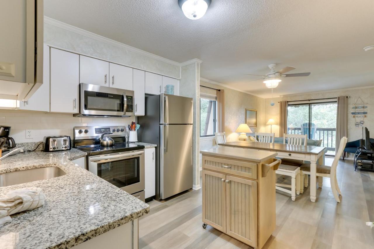 Hilton Head Condo With Balcony And Pool, Walk To Beach Hilton Head Island Exterior photo