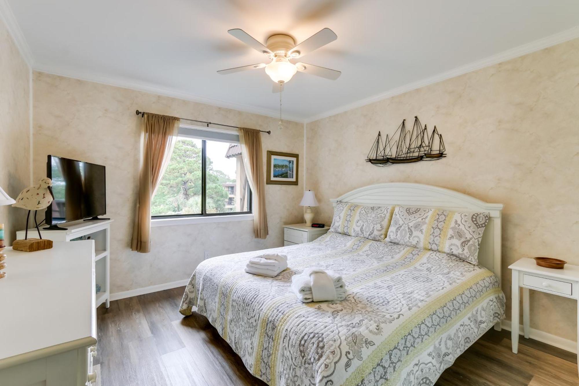Hilton Head Condo With Balcony And Pool, Walk To Beach Hilton Head Island Exterior photo