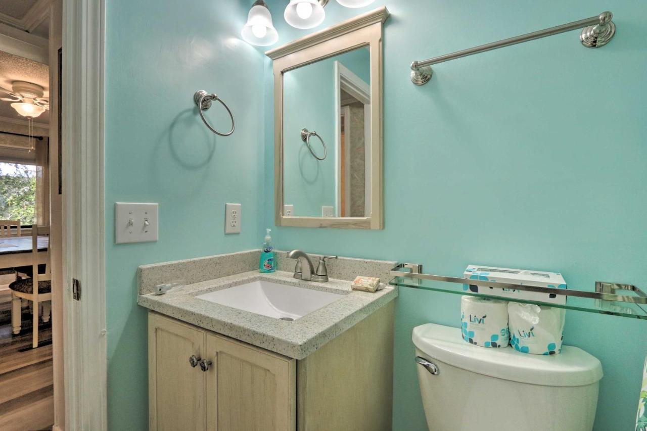 Hilton Head Condo With Balcony And Pool, Walk To Beach Hilton Head Island Exterior photo